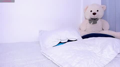 Annie  online show from 12-06-24, 04:03