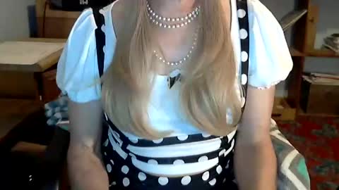 Snapshot of anniegurl chatting on 12-28-24, 01:06 anniegurl online show from 12-28-24, 01:06
