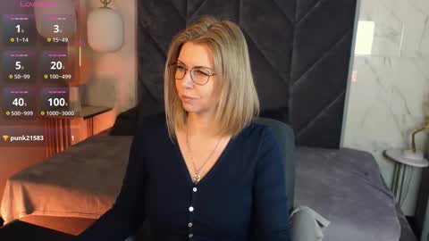 Annie online show from 12-23-25, 06:00