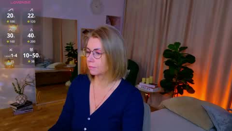 Snapshot of annielight chatting on 05-16-26, 08:44 Annie online show from 05-16-26, 08:44