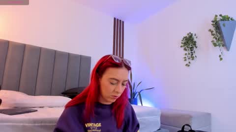 Snapshot of anniemartinezz chatting on 11-23-25, 12:38 Annie online show from 11-23-25, 12:38