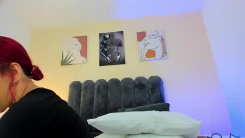 Snapshot of anniemartinezz chatting on 11-25-25, 12:16 Annie online show from 11-25-25, 12:16