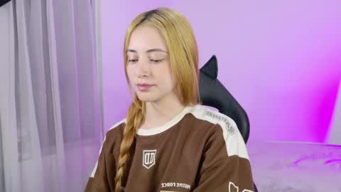 Annie online show from 05-07-26, 02:39