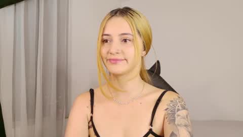 Annie online show from 06-25-26, 02:11