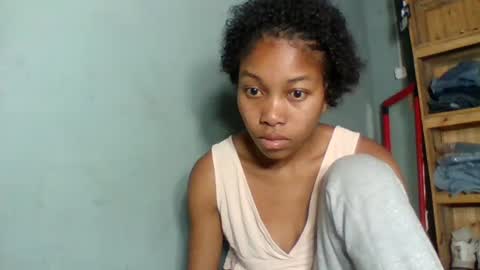 Snapshot of annieste chatting on 07-29-26, 06:00 annieste online show from 07-29-26, 06:00