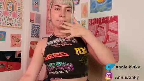 annietinky online show from 04-10-26, 03:01