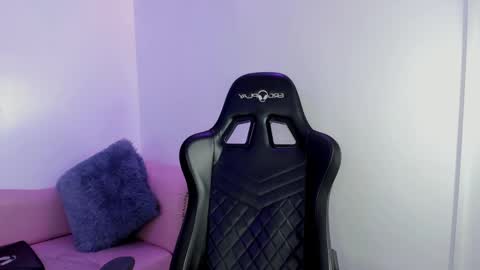 Annie Evans  online show from 01-27-25, 01:52