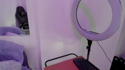 Annie Evans  online show from 09-24-25, 01:25