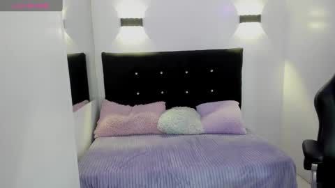 Annie Evans  online show from 09-25-25, 02:32