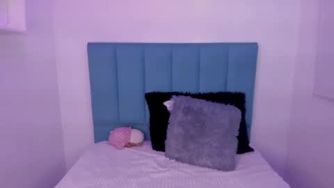 Annie Evans  online show from 10-01-25, 03:07