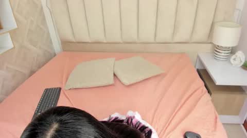 Annie Queen online show from 12-23-25, 03:15