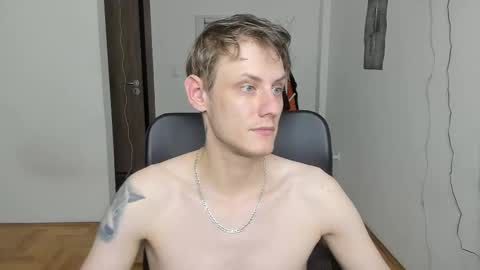 Snapshot of annonimsick chatting on 12-16-25, 03:50 online show from 12-16-25, 03:50