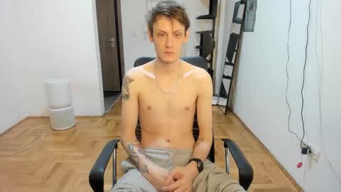 Snapshot of annonimsick chatting on 02-11-26, 02:49 online show from 02-11-26, 02:49