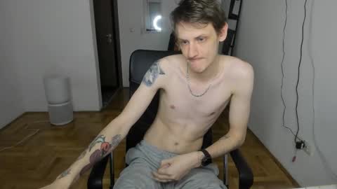 Snapshot of annonimsick chatting on 02-13-26, 02:18 online show from 02-13-26, 02:18