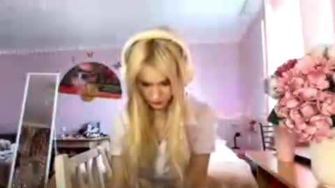 Snapshot of annrosy chatting on 04-30-26, 07:04 Hello my name is Kate online show from 04-30-26, 07:04