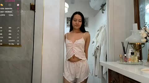 Snapshot of annrosy chatting on 05-04-26, 06:15 Hello my name is Kate online show from 05-04-26, 06:15