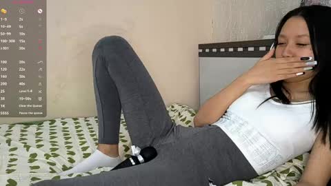Snapshot of annrosy chatting on 05-13-26, 07:22 Hello my name is Kate online show from 05-13-26, 07:22