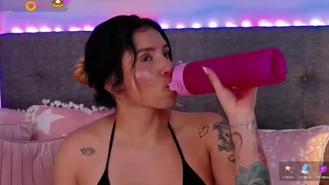 Antonella Lee online show from 11-25-25, 07:58