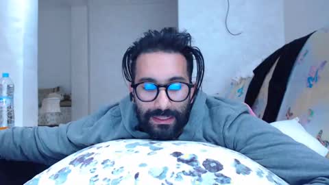 Snapshot of annuler_9 chatting on 01-14-25, 12:22 adrenalinE online show from 01-14-25, 12:22