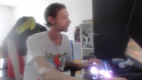 LoyalDog online show from 04-10-26, 08:52