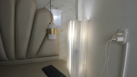 Snapshot of anny_bridge chatting on 06-23-26, 08:40 Anny bridge online show from 06-23-26, 08:40