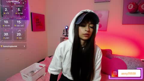 Snapshot of anny_cotton chatting on 05-26-26, 08:27 Anny cotton online show from 05-26-26, 08:27