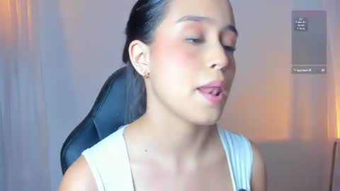 Snapshot of anny_jones77 chatting on 07-10-26, 01:21 Anny online show from 07-10-26, 01:21