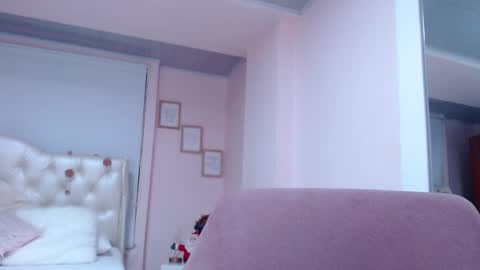 Snapshot of anny_louis chatting on 12-15-24, 02:08 ANNY LOUIS online show from 12-15-24, 02:08