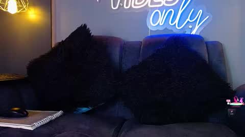 anny_loves online show from 02-27-26, 06:08