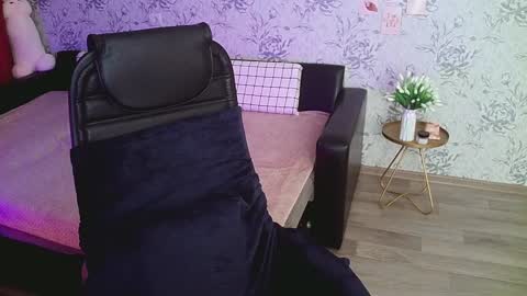 Annie online show from 12-20-24, 07:01