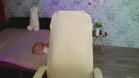 Annie online show from 01-31-25, 07:07