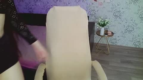 Annie online show from 02-28-25, 01:05