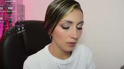 Snapshot of anny_sweet72 chatting on 05-09-26, 11:48 Anny online show from 05-09-26, 11:48