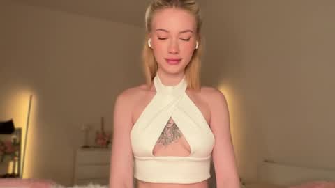 Snapshot of annybastet chatting on 06-02-26, 07:16 Anny online show from 06-02-26, 07:16