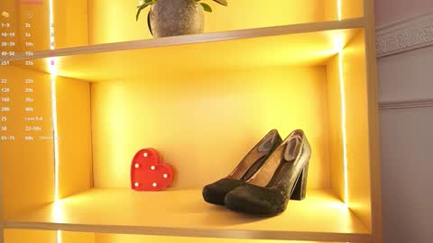 Ana online show from 11-18-25, 11:47