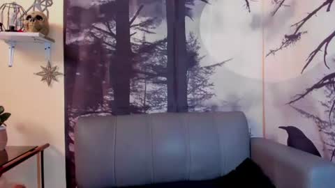 Snapshot of annyluna1 chatting on 06-17-26, 05:14 Annyluna online show from 06-17-26, 05:14