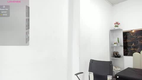 Anny online show from 10-30-25, 07:36