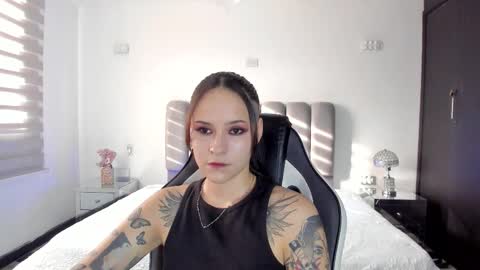 AnnyT online show from 03-10-26, 09:31