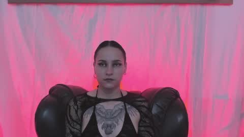 Snapshot of annythomsonn chatting on 04-28-26, 10:04 AnnyT online show from 04-28-26, 10:04