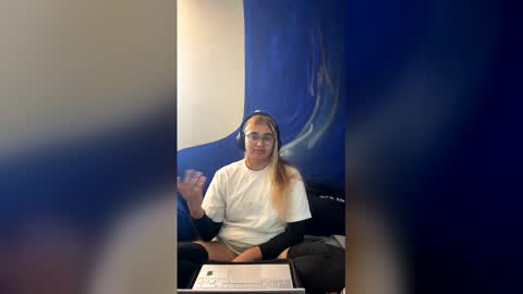 Angel online show from 04-30-26, 06:47
