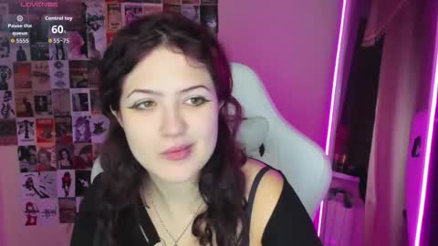 Snapshot of anora_millerr chatting on 10-11-25, 03:10 Anora online show from 10-11-25, 03:10