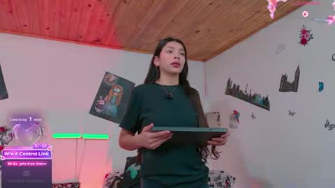 anthonella_v online show from 07-31-26, 07:02
