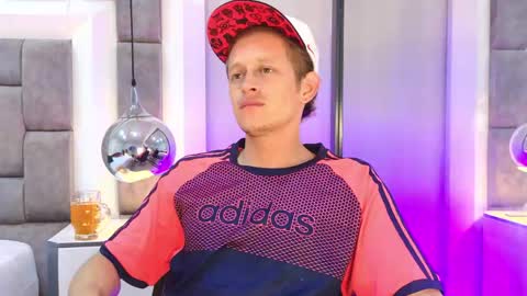 Snapshot of anthonystone_ chatting on 06-01-26, 07:48 Anthonny online show from 06-01-26, 07:48