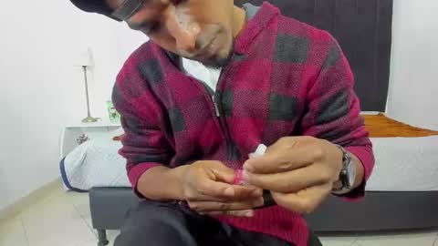       online show from 01-11-25, 01:59