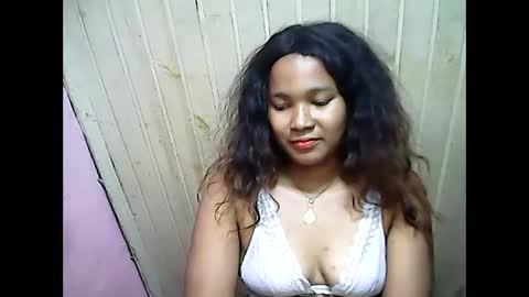 Snapshot of antine9794 chatting on 06-01-26, 09:33 antine9794 online show from 06-01-26, 09:33