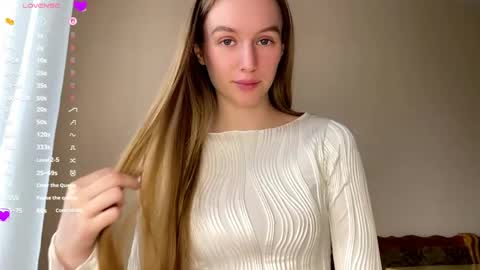 Snapshot of antionettepulgarin chatting on 05-10-26, 03:17 Viktoria online show from 05-10-26, 03:17