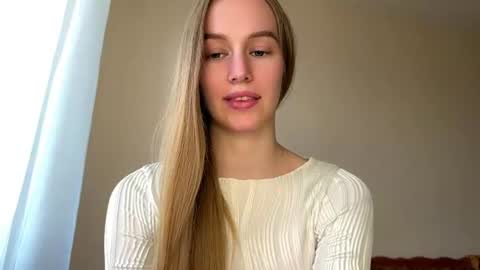 Snapshot of antionettepulgarin chatting on 06-11-26, 03:21 Viktoria online show from 06-11-26, 03:21