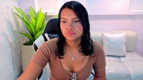 Snapshot of antonela_tp chatting on 09-17-25, 12:40 Antonela online show from 09-17-25, 12:40