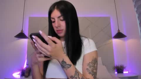 Snapshot of antonella__rouse chatting on 05-03-26, 10:49 Antonella online show from 05-03-26, 10:49