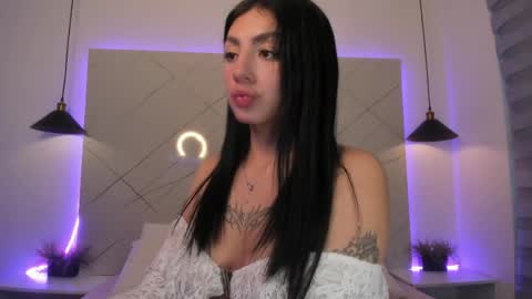 Snapshot of antonella__rouse chatting on 05-11-26, 10:40 Antonella online show from 05-11-26, 10:40